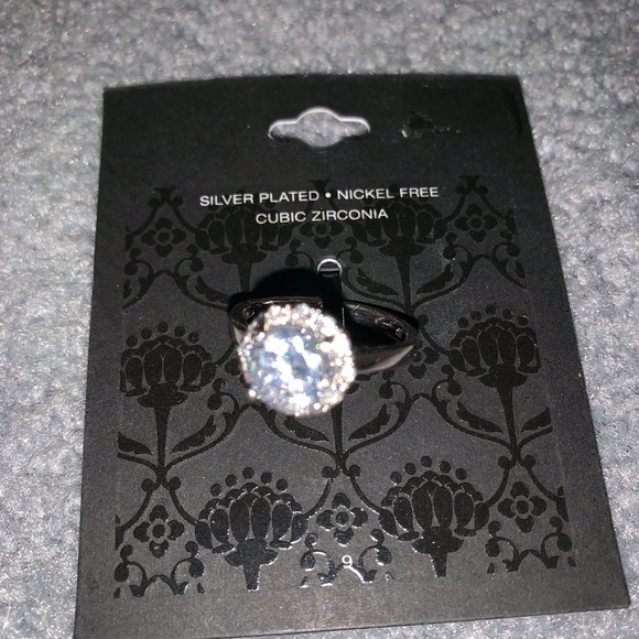 - Silver Plated CZ Ring Size 9 - Picture 2 of 6